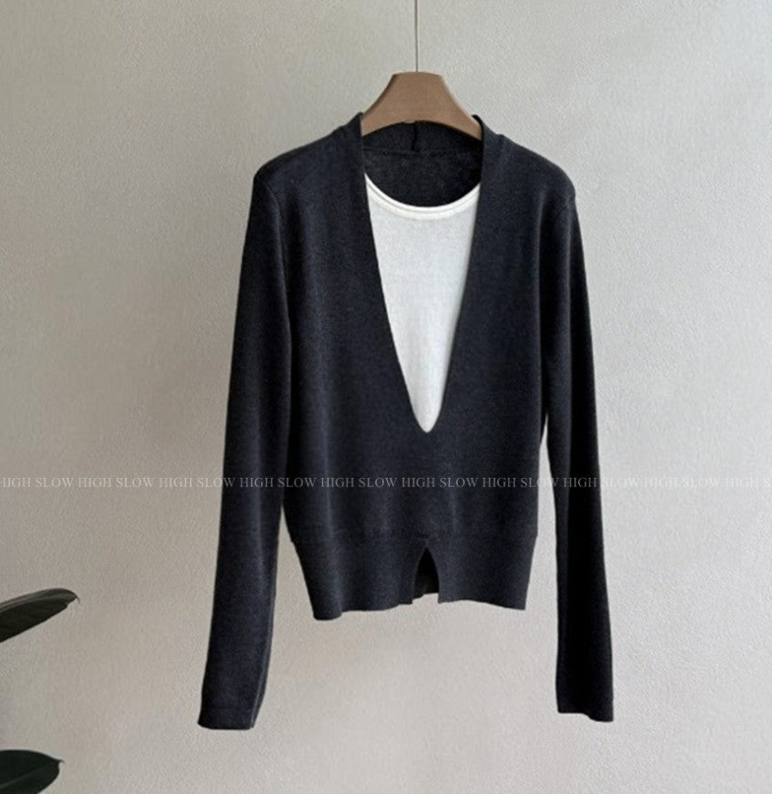 🧶 [레이어드 디자인] 울 블렌드 딥 브이넥 배색 슬릿 니트 | Wool Blend Deep V-Neck Layered Slit Knit