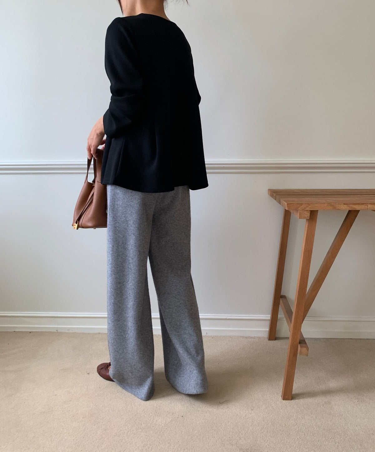 🖤 [럭키룸 라인이 예쁜 분또] 사이드 다트 A라인 긴팔 티셔츠 | Soft Structured Dart A-Line Long Sleeve Top