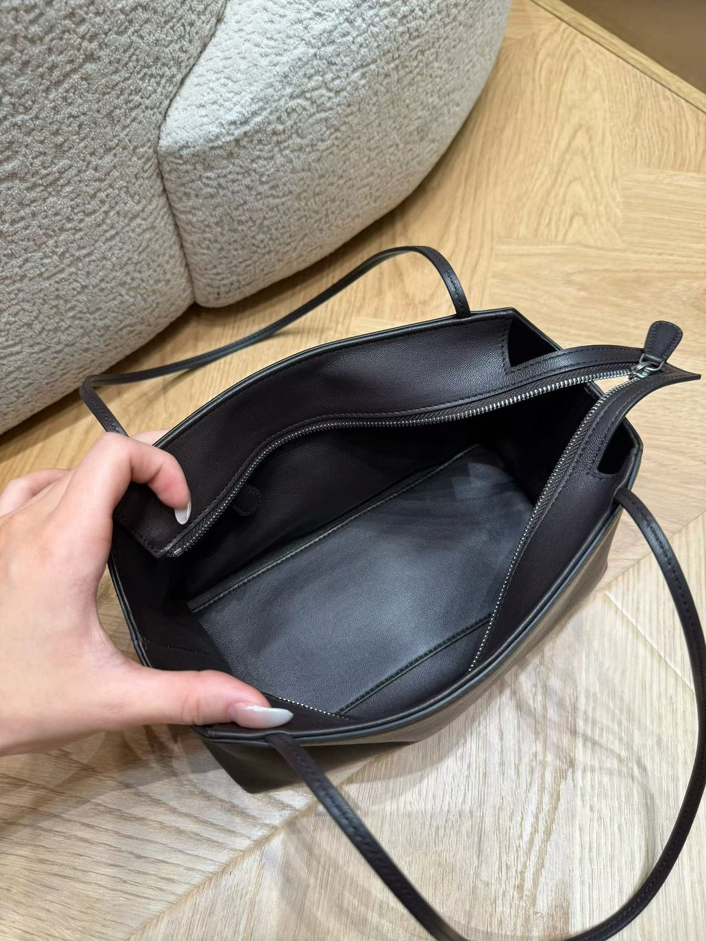 👜✨ [제니백] 프리미엄 양가죽 로고리스 테라스 미니 숄더백 • 제니&신민아 스타일 • Premium Lambskin Logo-less Terrace Mini Shoulder Bag • Luxury Minimal Daily Bagㄷ