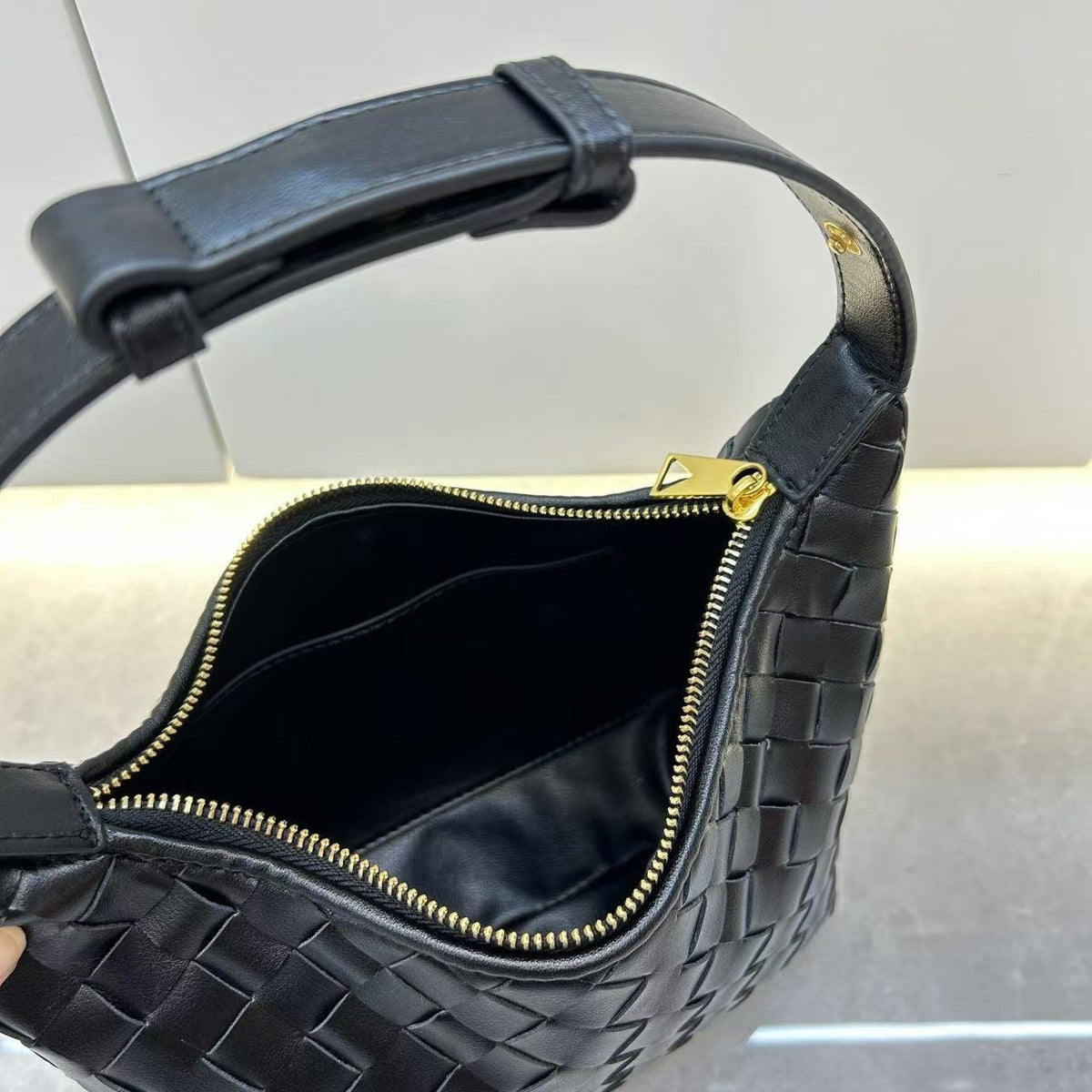 👜 [프리미엄 소가죽 100%] 보테 스타일 미니 윌리 위빙 숄더백 | Premium Genuine Leather Woven Mini Willie Shoulder Bag