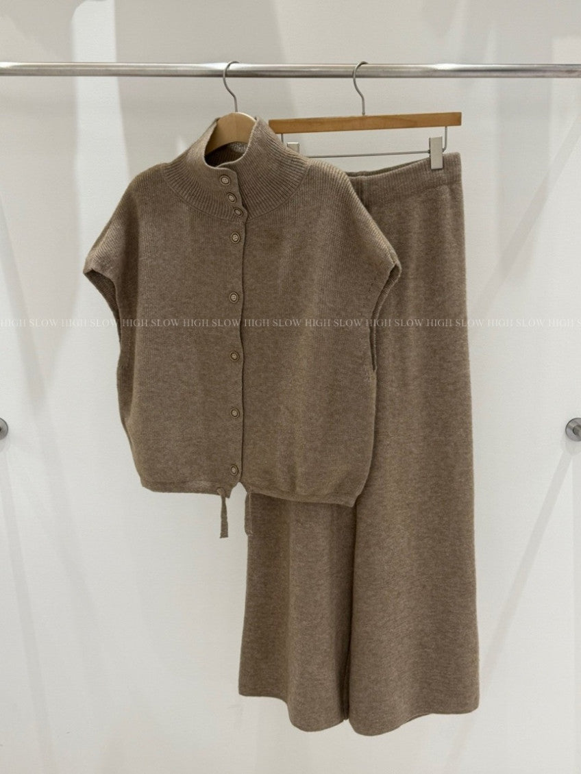 🧶 터틀하이넥 니트 베스트 & 와이드 팬츠 세트 | Turtleneck Knit Vest & Wide Pants Set