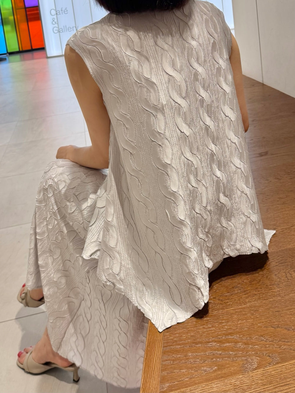 ✨반짝이는 은은한 펄감의 샤이니 꽈배기 플리츠 홀 셋업 Sleeveless Shimmer Pleated Texture Set-Up | Top & Skirt 2PCS · Elegant Satin Shine · Lightweight Summer Resort Look · Free Size✨