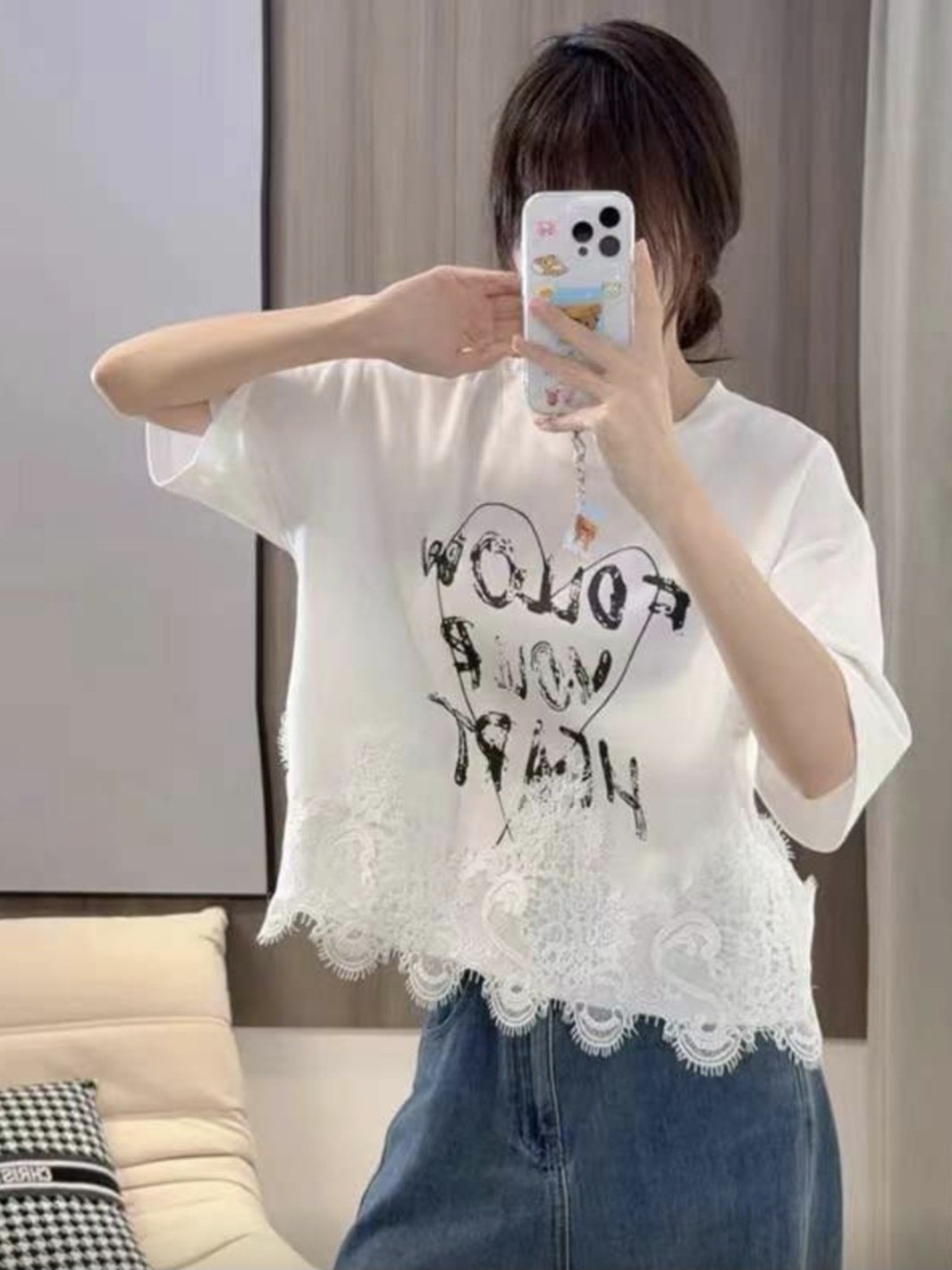 🌸✨ [리더제이] [44~88까지] 영문 나염 밑단 레이스 티셔츠 루즈핏 프리미엄 코튼 반팔티 여성 레이스 티셔츠 데일리룩 | Leader J Graphic Print Lace Hem Premium Cotton Relaxed Fit T-Shirt ✨