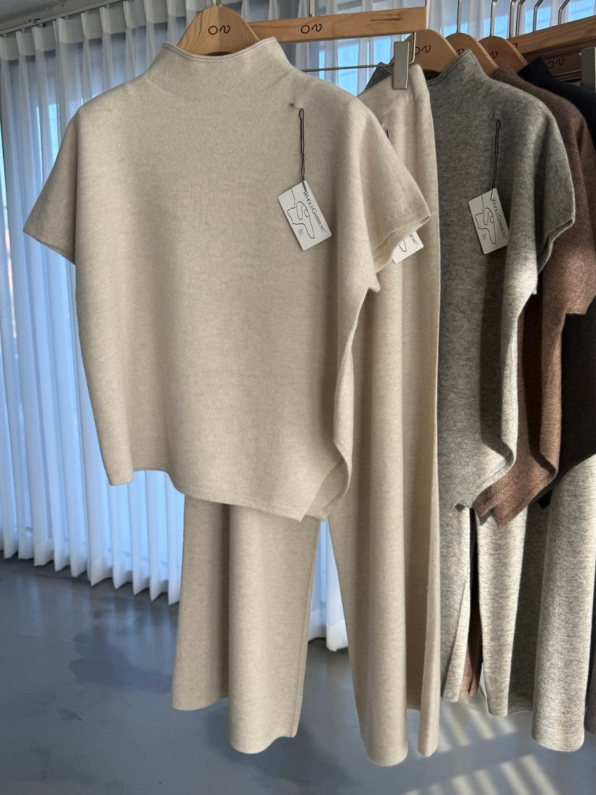 ✨ [PREMIUM LINE] 미네르바 캐시울 루즈핏 홀가먼트 울 100% 와이드 니트 팬츠 | Premium Wholegarment 100% Wool Wide Knit Pants