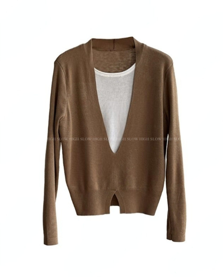 🧶 [레이어드 디자인] 울 블렌드 딥 브이넥 배색 슬릿 니트 | Wool Blend Deep V-Neck Layered Slit Knit