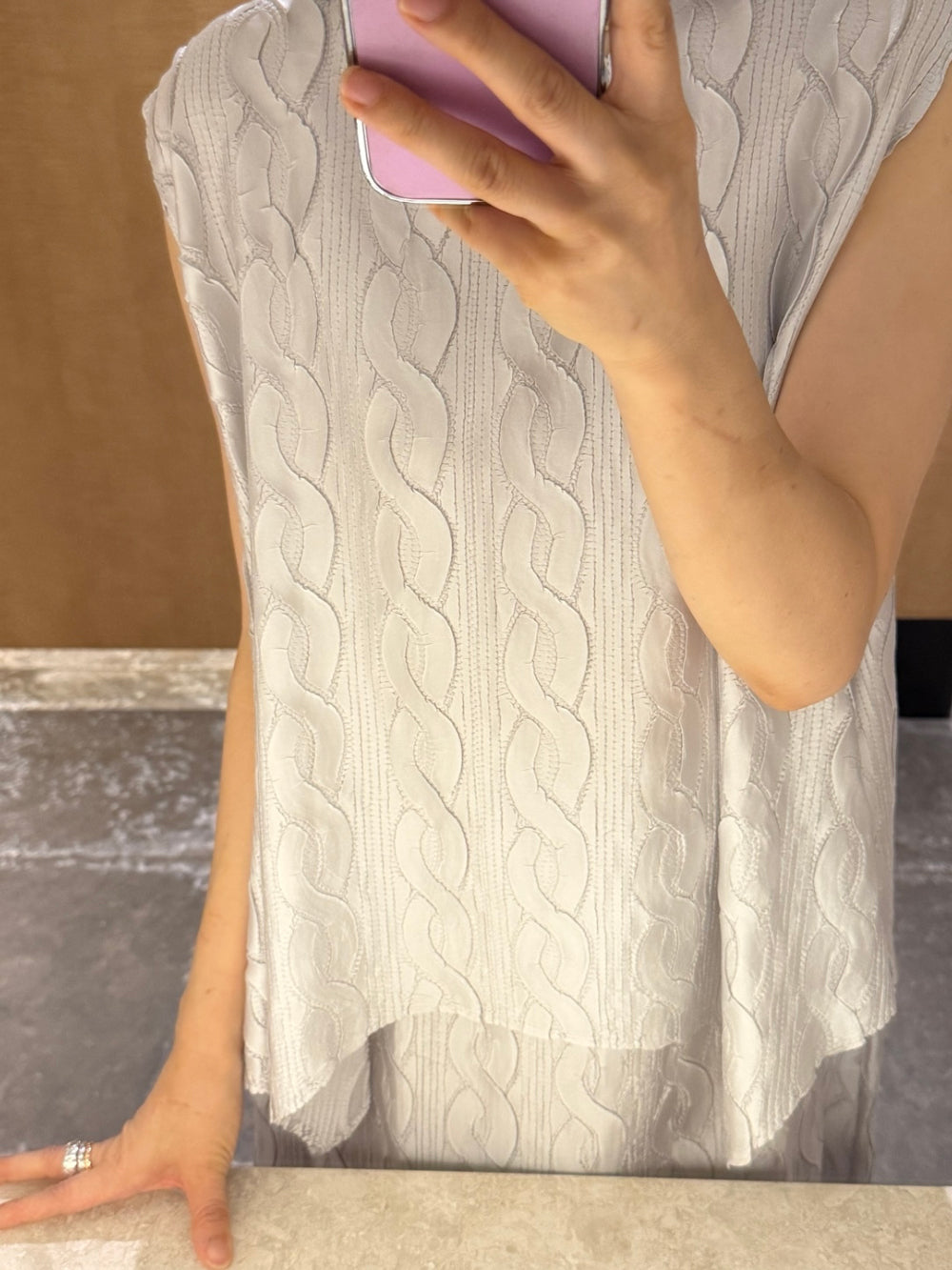 ✨반짝이는 은은한 펄감의 샤이니 꽈배기 플리츠 홀 셋업 Sleeveless Shimmer Pleated Texture Set-Up | Top & Skirt 2PCS · Elegant Satin Shine · Lightweight Summer Resort Look · Free Size✨