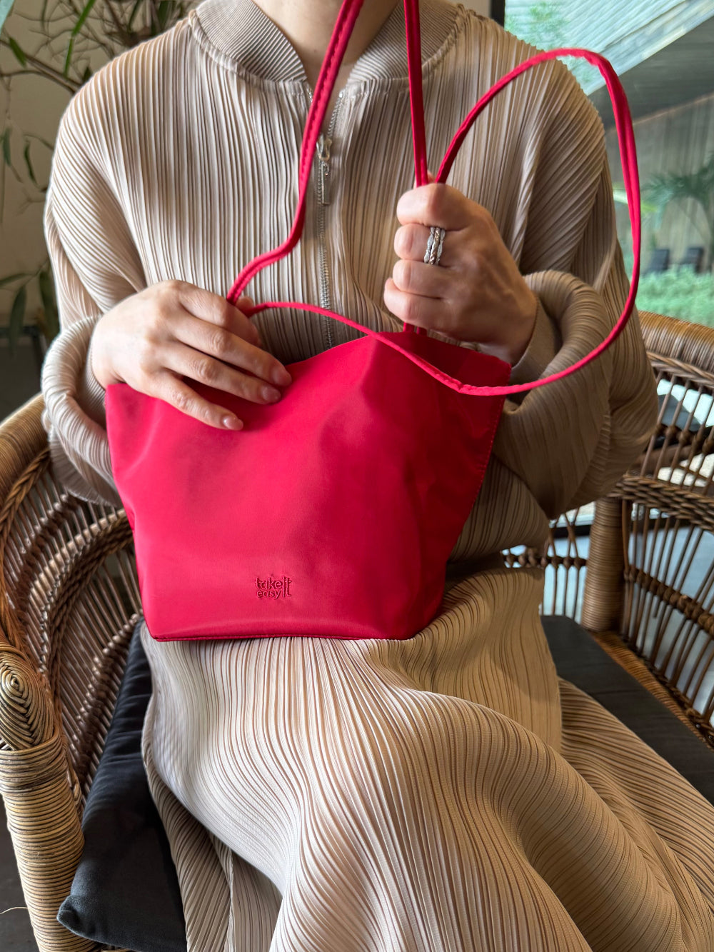💕 마스 로제 경량 숄더백 | Mars Rosé Lightweight Shoulder Bag