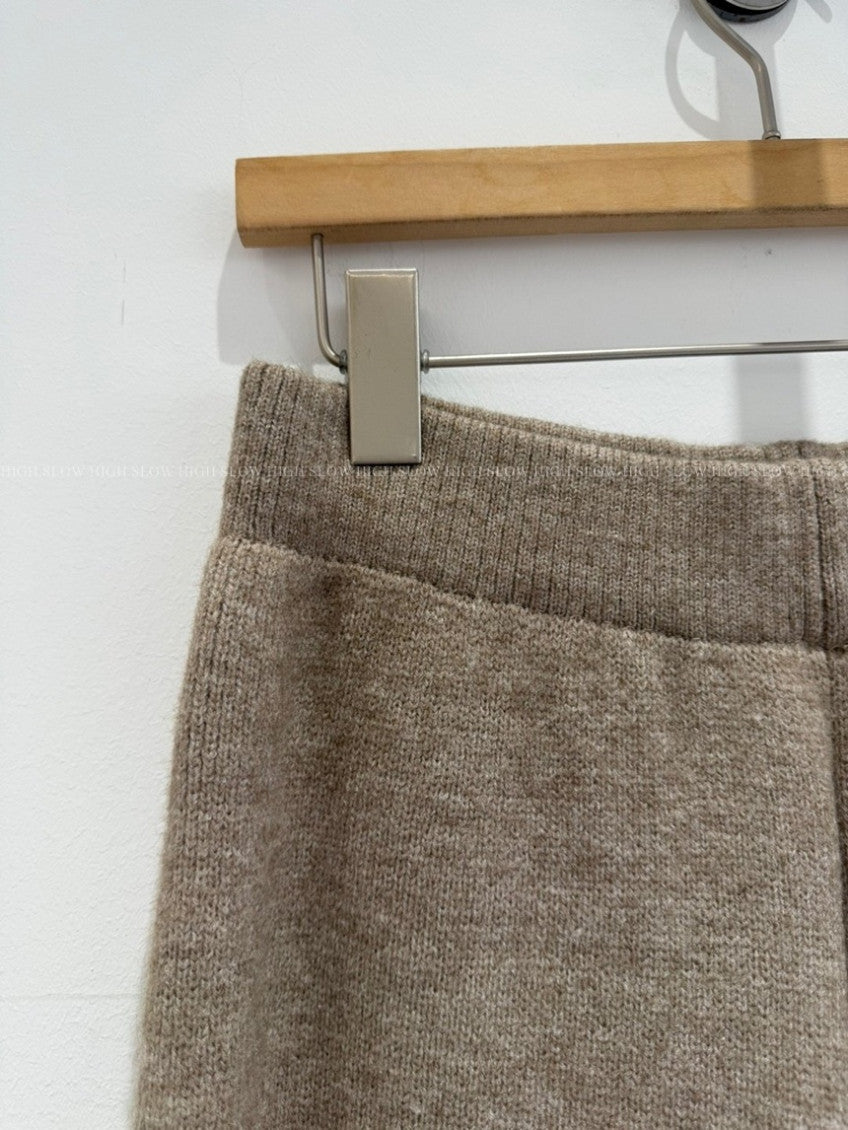 🧶 터틀하이넥 니트 베스트 & 와이드 팬츠 세트 | Turtleneck Knit Vest & Wide Pants Set
