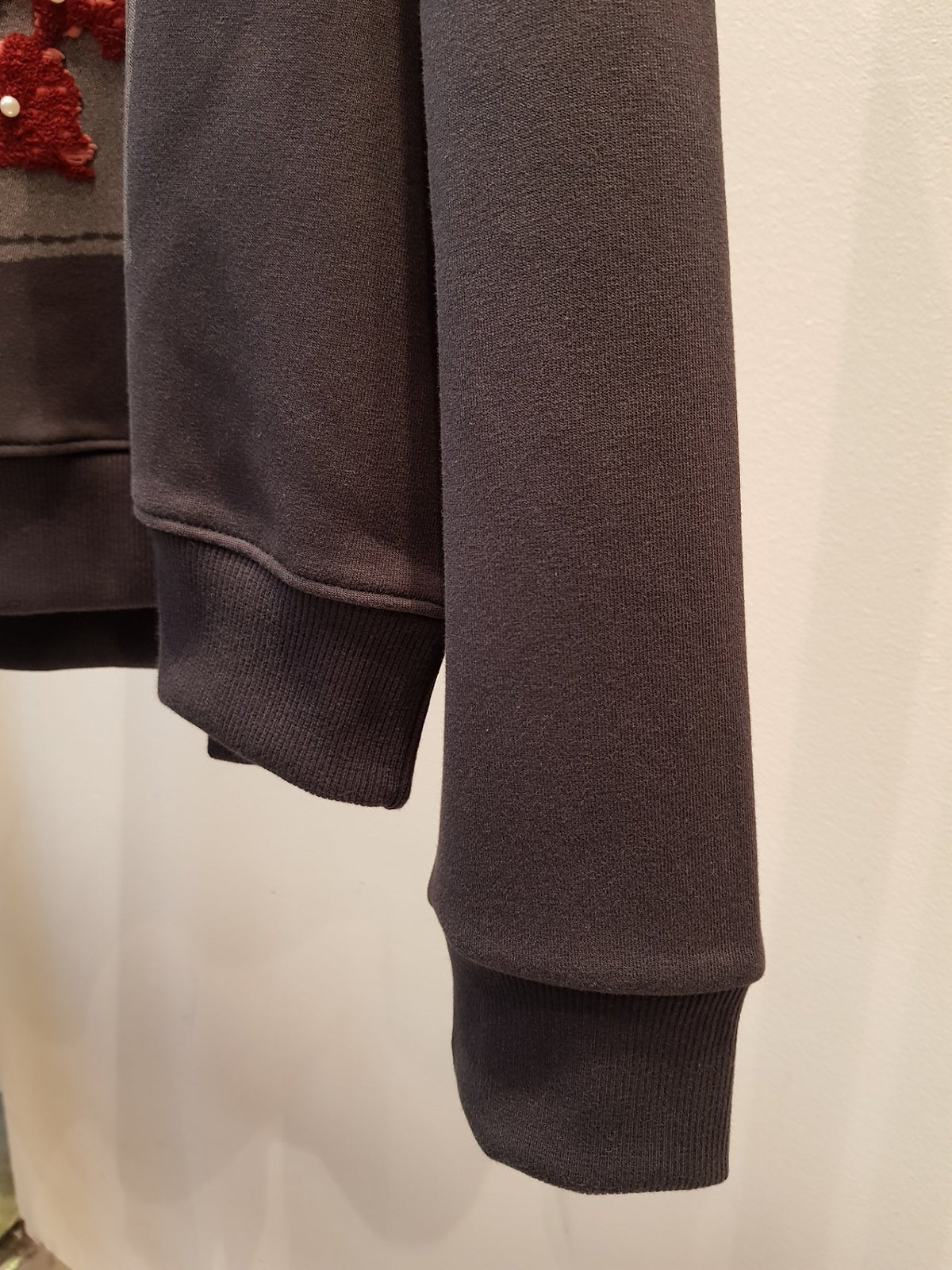 마르 BB✨ 진주 자수 맨투맨 | Pearl Embroidery Sweatshirt