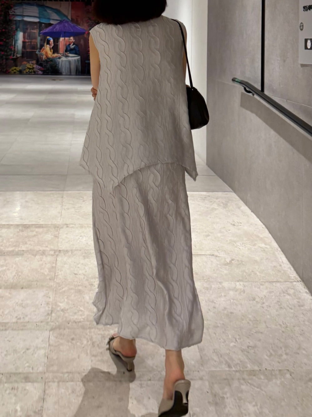 ✨반짝이는 은은한 펄감의 샤이니 꽈배기 플리츠 홀 셋업 Sleeveless Shimmer Pleated Texture Set-Up | Top & Skirt 2PCS · Elegant Satin Shine · Lightweight Summer Resort Look · Free Size✨