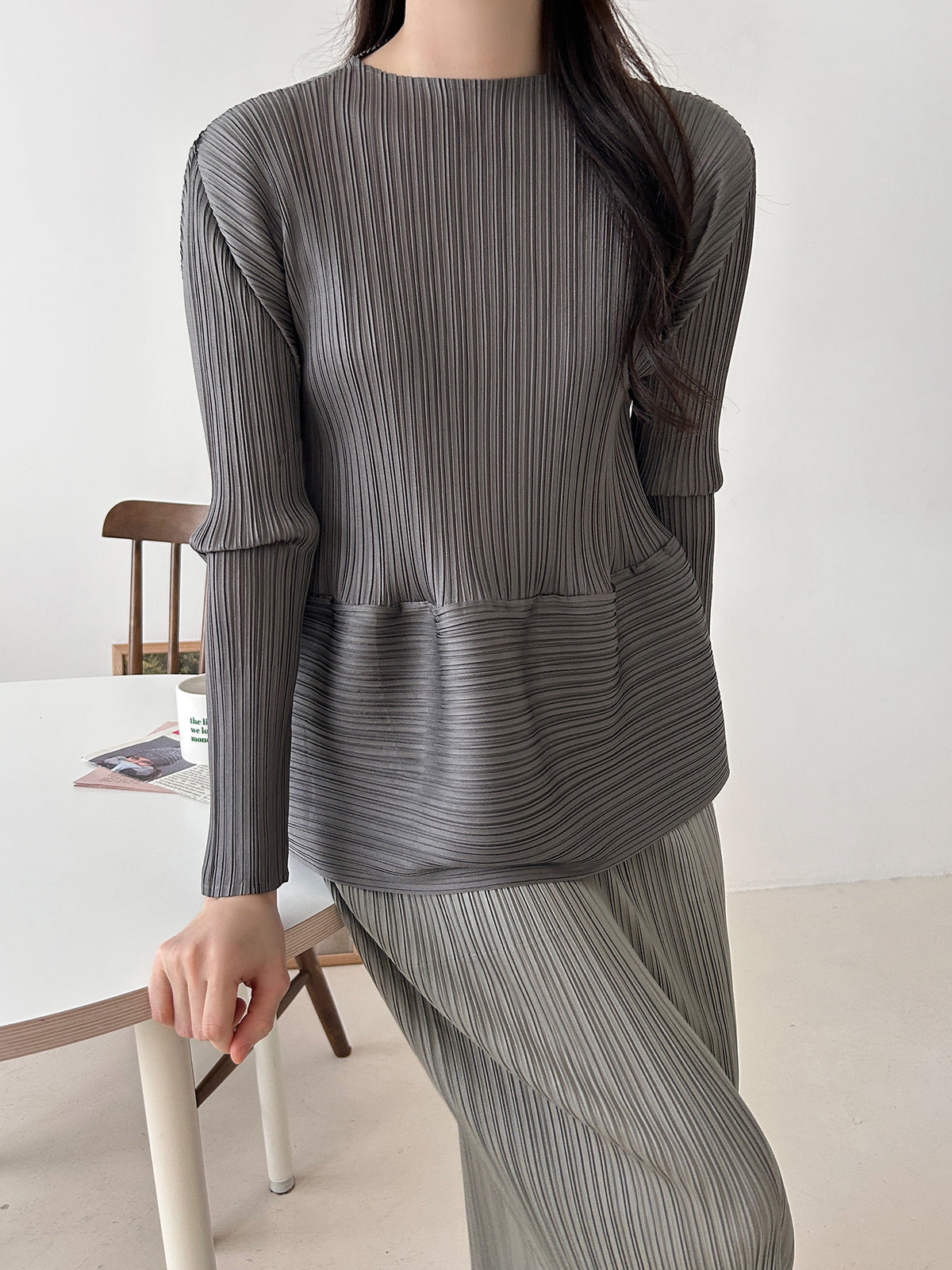 ✨ [플리츠] 샤이닝 볼륨 긴팔 티셔츠 | Shining Volume Pleated Top