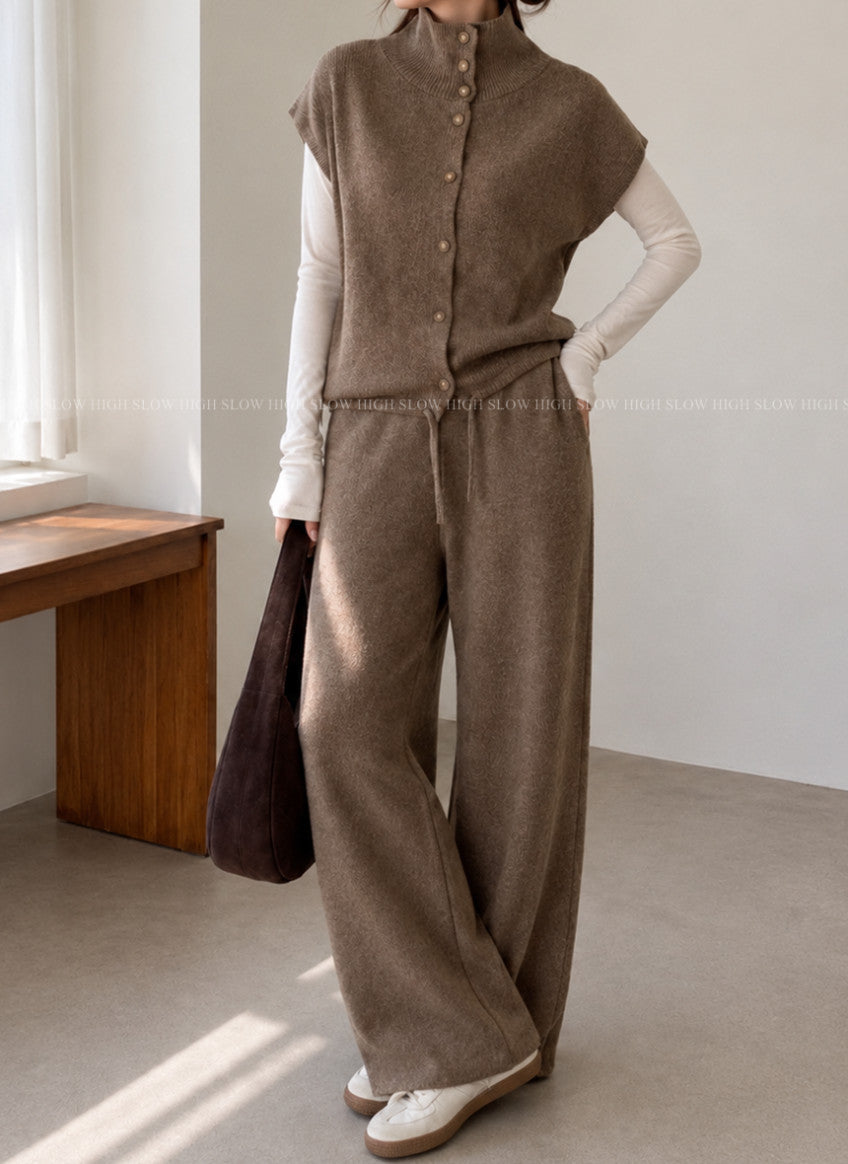 🧶 터틀하이넥 니트 베스트 & 와이드 팬츠 세트 | Turtleneck Knit Vest & Wide Pants Set