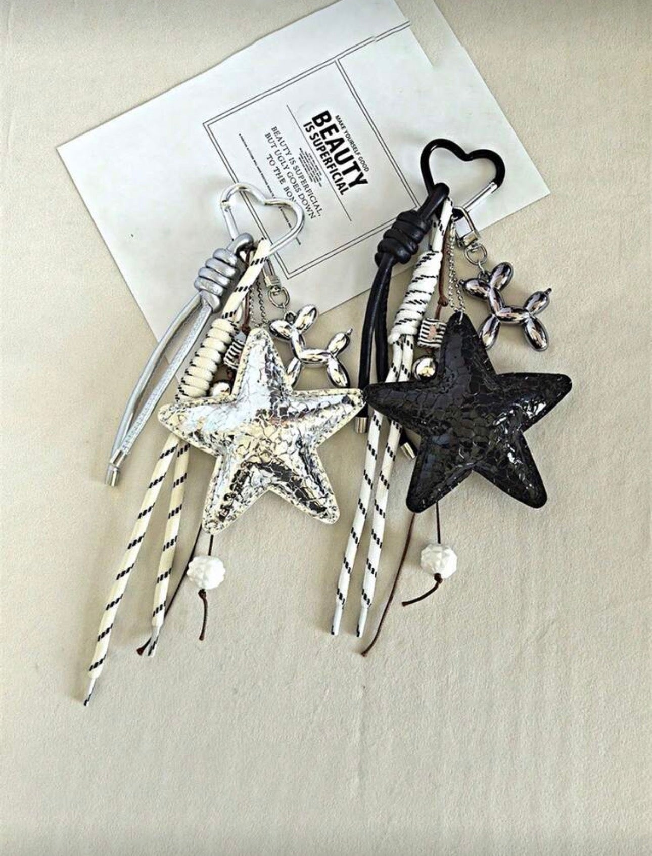 🇰🇷 메탈릭 Y2K 스타 참 키링 · 실버/블랙 · 가방 펜던트 포인트 악세서리 (단품)/Metallic Y2K Star Bag Charm 1pcs· Keychain & Pendant Accessory