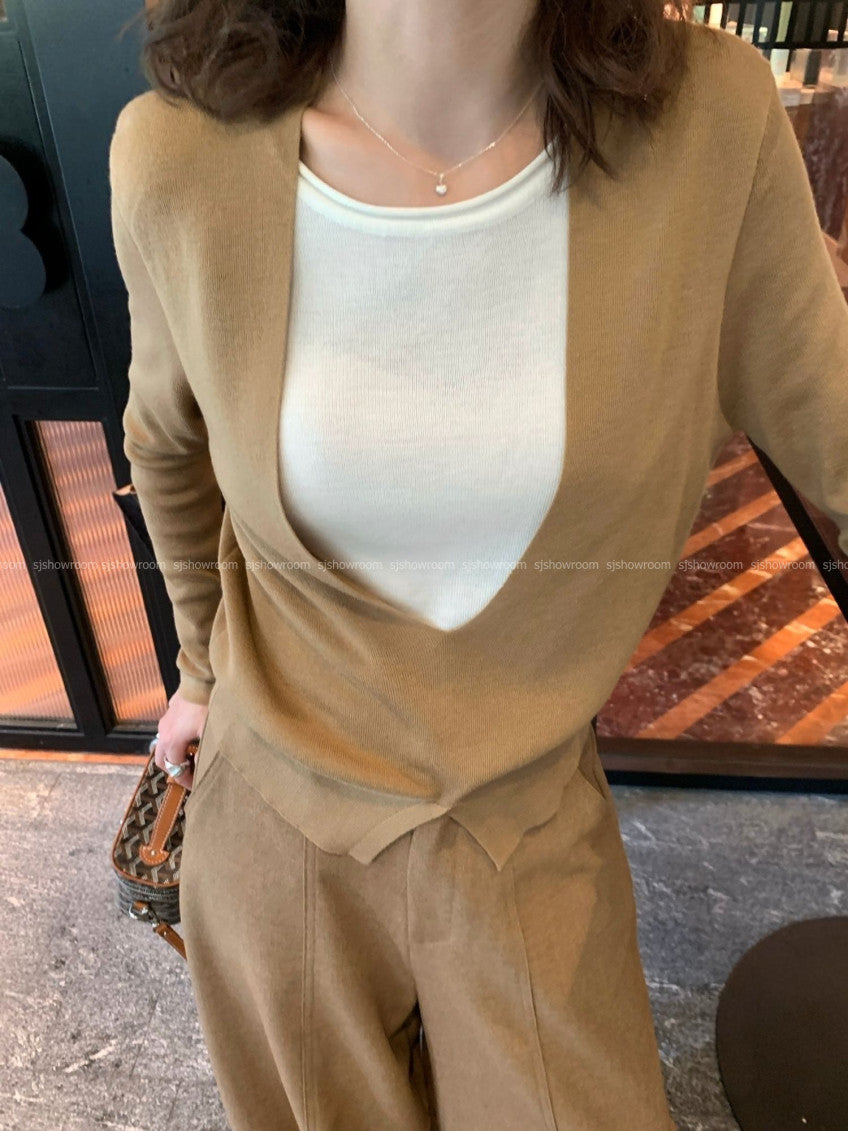🧶 [레이어드 디자인] 울 블렌드 딥 브이넥 배색 슬릿 니트 | Wool Blend Deep V-Neck Layered Slit Knit