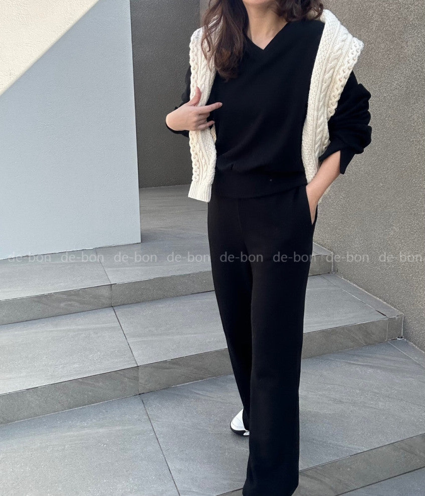 🤎 [노리타] 모카 브이 V넥 데일리 셋업 핏좋은 일자바지 탄탄면 77까지가능  | Mocha V-Neck Daily Set