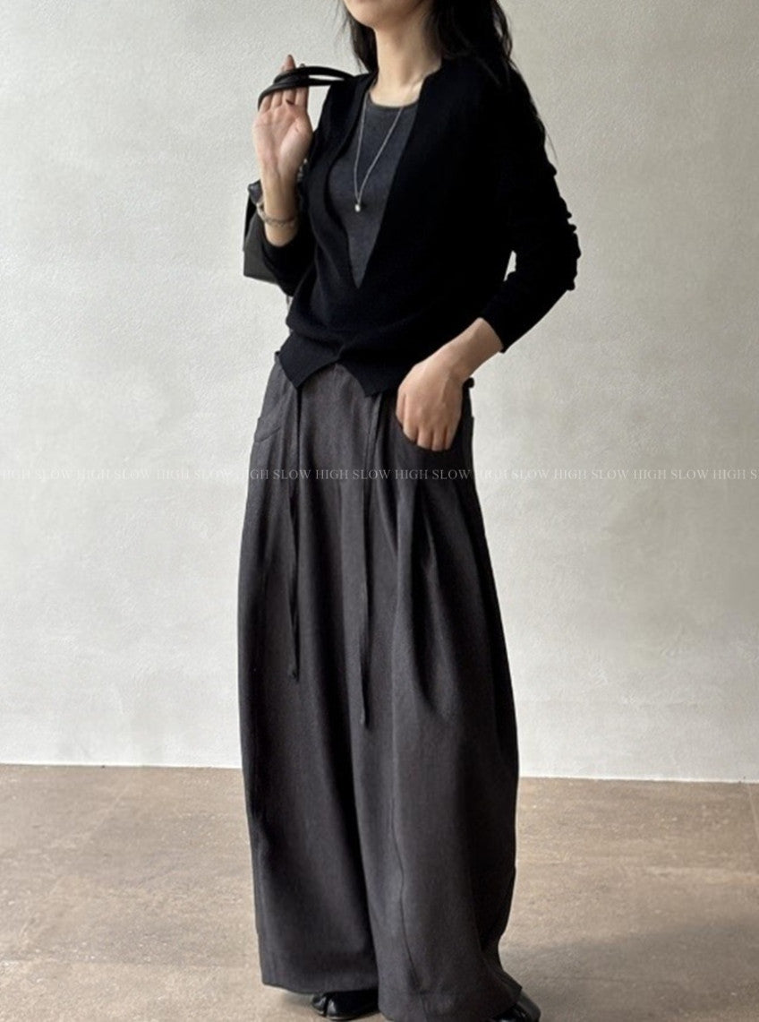 🧶 [레이어드 디자인] 울 블렌드 딥 브이넥 배색 슬릿 니트 | Wool Blend Deep V-Neck Layered Slit Knit