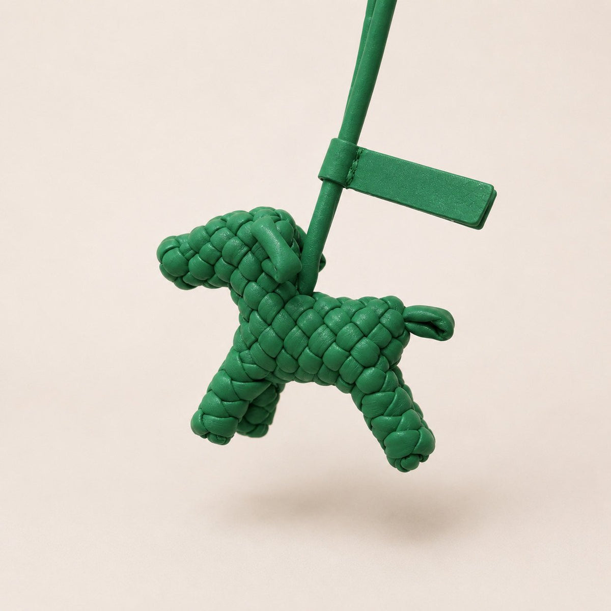 🐶 [보테 스타일·위빙] 위빙 도그 백참 | Woven Dog Bag Charm PU
