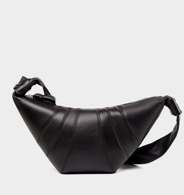 🌳[프리미엄라인]🌳[품절사태 3월20일 이후 재입고 후 !!4월수령!!]🖤프리미엄 양가죽 크로와상 포춘백 숄더백 🥐 고급 램스킨 바디라인 실루엣 데일리 럭셔리 숄더백 Lambskin Croissant Fortune Shoulder Bag