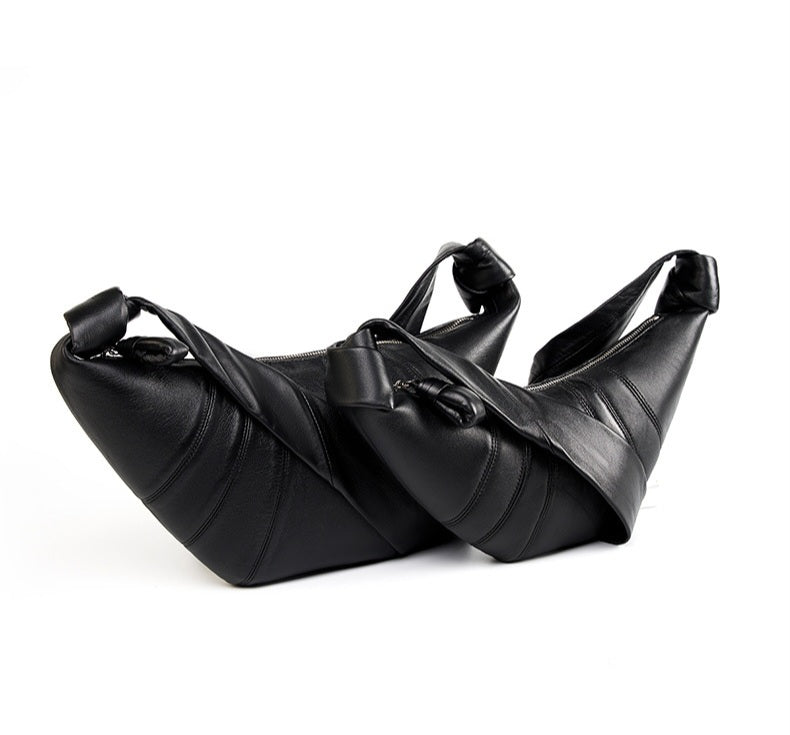 🌳[프리미엄라인]🌳[품절사태 3월20일 이후 재입고 후 !!4월수령!!]🖤프리미엄 양가죽 크로와상 포춘백 숄더백 🥐 고급 램스킨 바디라인 실루엣 데일리 럭셔리 숄더백 Lambskin Croissant Fortune Shoulder Bag