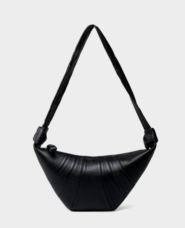 🌳[프리미엄라인]🌳[품절사태 3월20일 이후 재입고 후 !!4월수령!!]🖤프리미엄 양가죽 크로와상 포춘백 숄더백 🥐 고급 램스킨 바디라인 실루엣 데일리 럭셔리 숄더백 Lambskin Croissant Fortune Shoulder Bag