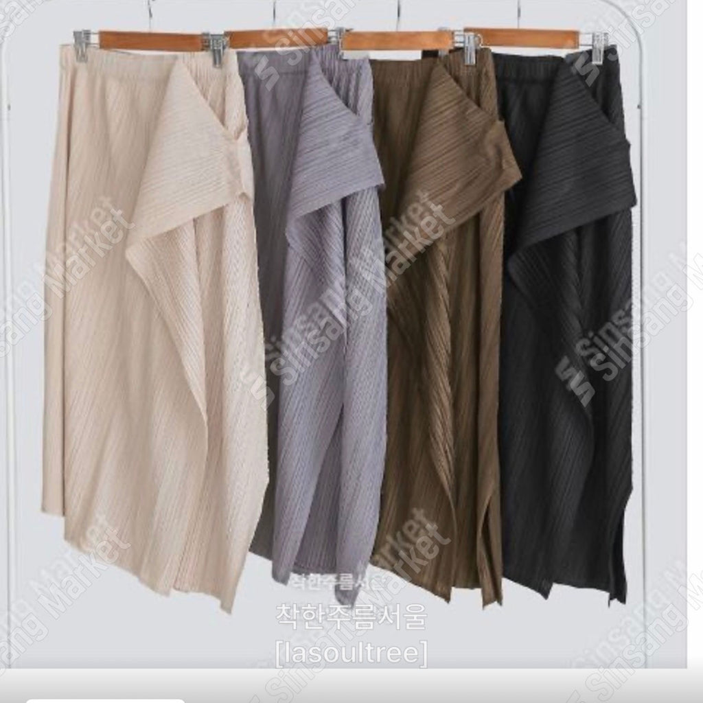 플리츠 원뿔 드레이프 스커트 | 걸을 때마다 우아하게 흐르는 드레이프 플리츠 스커트 Pleated Cone Drape Skirt | Gracefully Flowing Pleated Skirt with Elegant Drape Detail