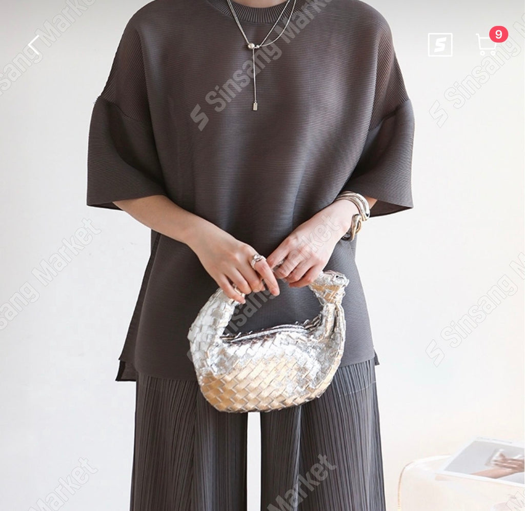 ✨🖤 [88가능] 루즈핏 오버핏 플리츠 반팔 블라우스 🖤✨ 체형커버 빅사이즈 플리츠 탑 · 퍼프소매 루즈핏 · 언발 기장 플리츠 블라우스 | Oversized Pleated Blouse