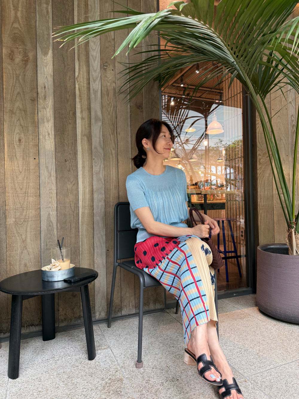 🎨 엘리스 아트 프린트 플리츠 롱 스커트 │ 유니크 패턴 · 슬림핏 효과 · 양사이드 트임 · 전체 밴딩 · 여행룩 · 데일리룩 · 모임룩 추천 │ Alice Print Pleated Skirt