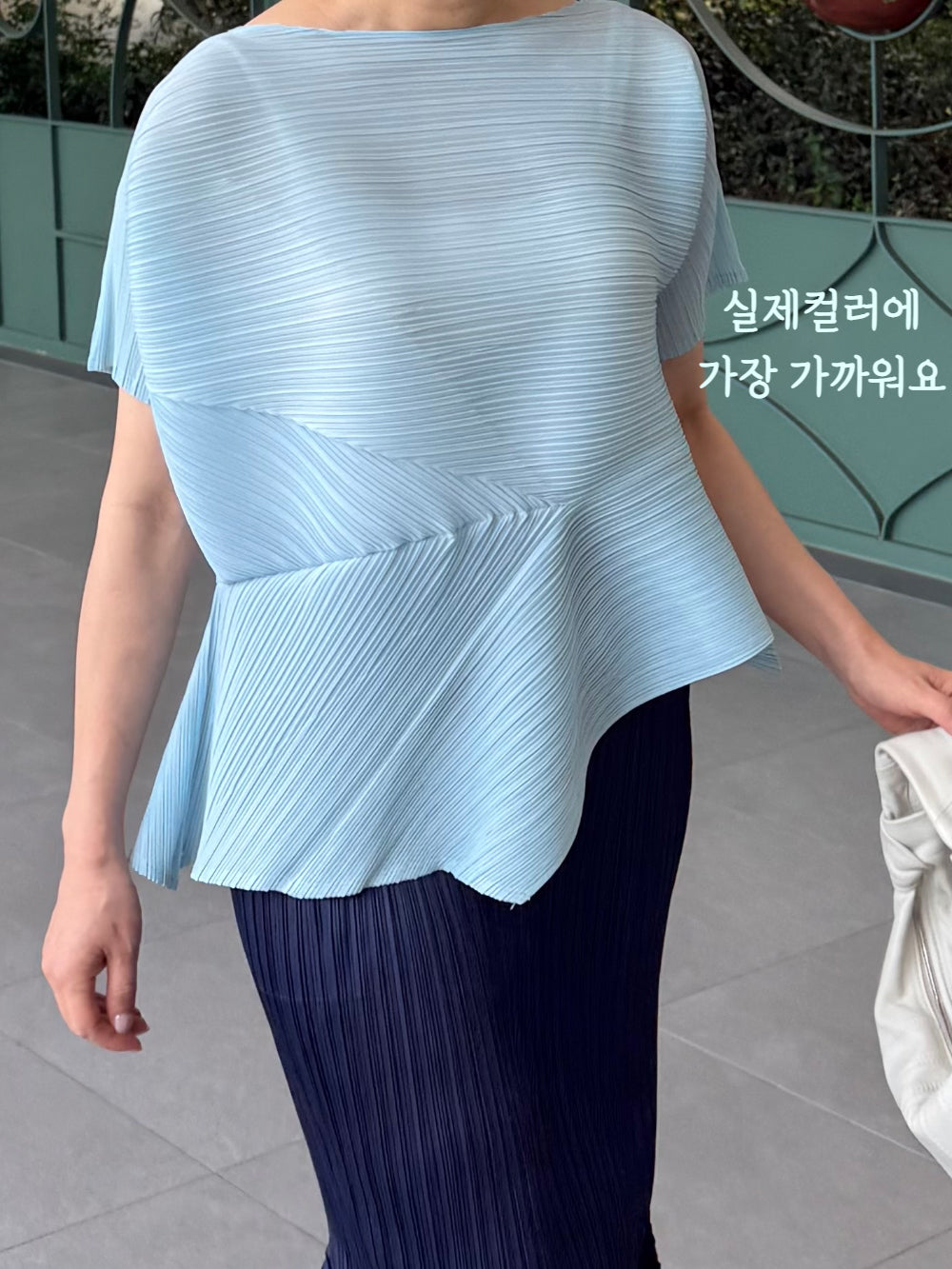 💎 아르떼 사선 드레이프 플리츠 탑 │ 이세 감성 · 입체 드레이프 · 체형커버 · 명품무드 플리츠 블라우스 │ Arte Asymmetric Pleated Top