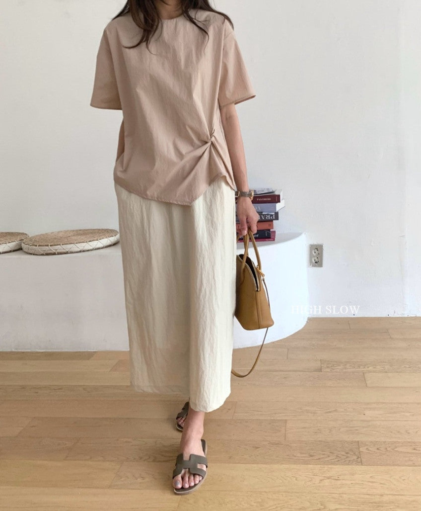 🌿✨[럭키룸]77까지 편안하게! 입는 순간 반하는 바스락 꼬임 블라우스💖 체형커버 끝판왕 꼬임 디테일 반팔 블라우스 · 시원한 썸머 원단 · 데일리룩부터 출근룩까지 │ Twisted Detail Summer Blouse