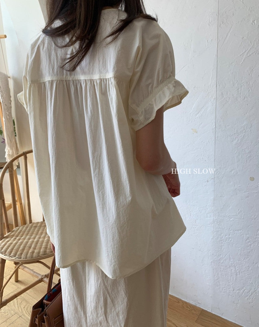 ✨ 럭키룸 블라썸 밴드 블라우스 퍼프소매 라운드넥 바스락 반팔 블라우스 데일리룩 여성 여름 블라우스 체형커버 러블리 블라우스 | Lucky Room Blossom Band Blouse Puff Sleeve Round Neck Lightweight Summer Blouse Casual Women's Top ✨