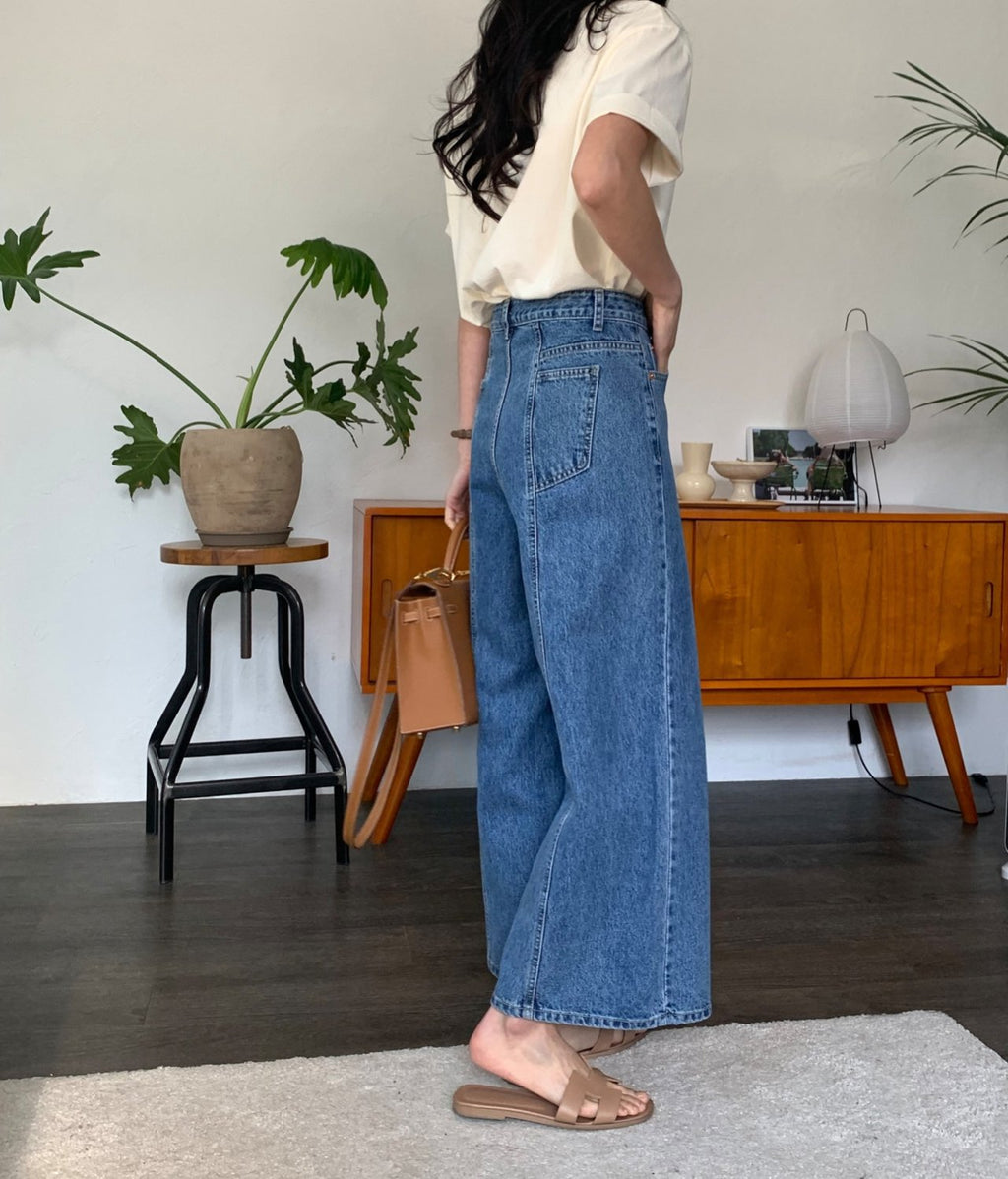 🌸봄신상🌼[럭키룸] 👖 26SS 봄신상 뒤포켓 절개 세미와이드 데님 팬츠 (중청) 26SS Spring Back Pocket Seam Semi-Wide Denim Pants (Medium Blue)