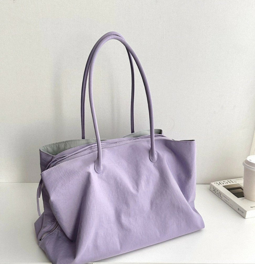 ✨가볍고 넉넉한 데일리·여행용 프릭스 빅 나일론 숄더백 ✈️👜 노트북 수납 가능 · 3칸 분리 수납 · 초경량 가방 (블랙/그레이/퍼플) Lightweight Large Nylon Shoulder Bag ✨ Laptop Fit · 3 Compartments · Ultra Lightweight (Black/Gray/Purple)