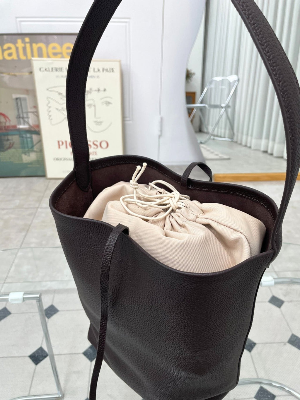 🔥[품절대란인기절정템][배송 한달 예상]🔥✨👜 더로우 스타일 소가죽 파크백 프리미엄 토트백 내부 파우치 포함 인기절정 데일리 명품감성 백 The Row Style Genuine Leather Park Bag 👜✨