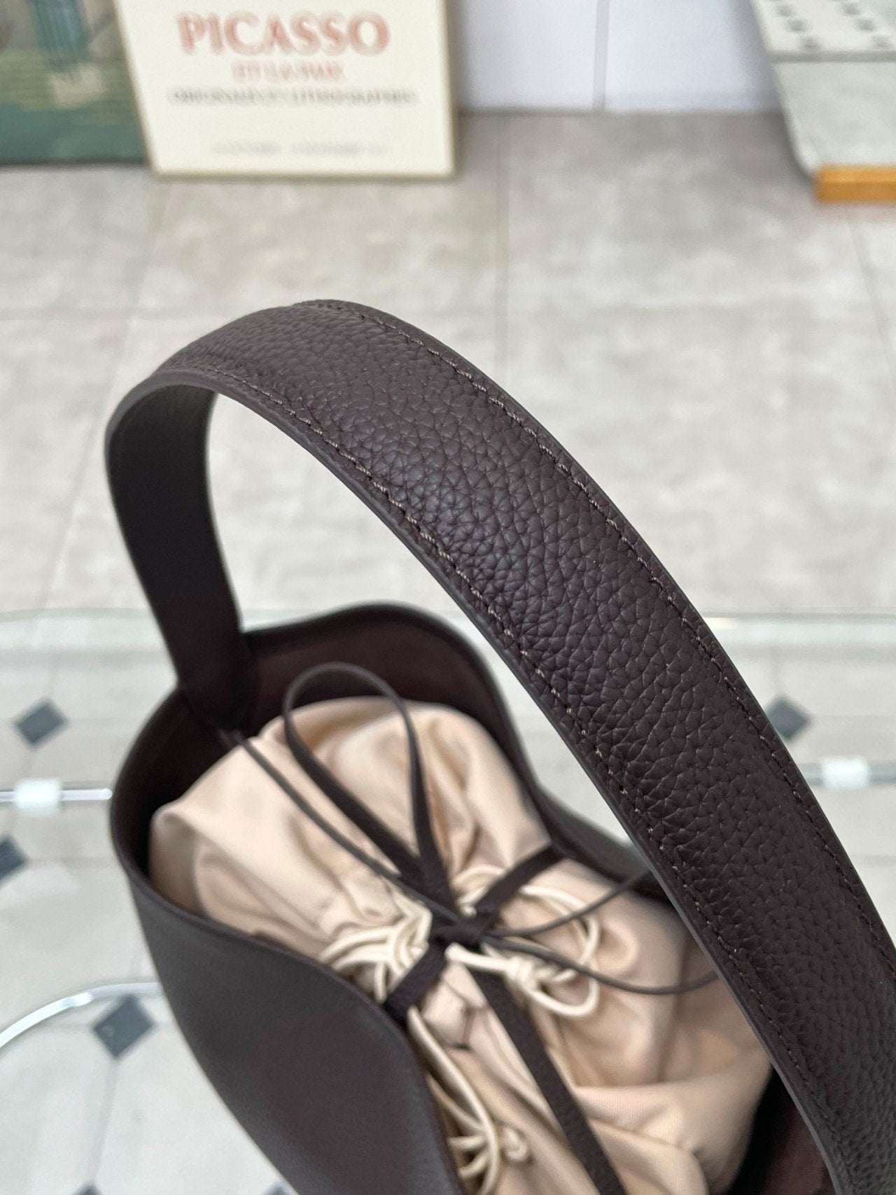 🔥[품절대란인기절정템][배송 한달 예상]🔥✨👜 더로우 스타일 소가죽 파크백 프리미엄 토트백 내부 파우치 포함 인기절정 데일리 명품감성 백 The Row Style Genuine Leather Park Bag 👜✨