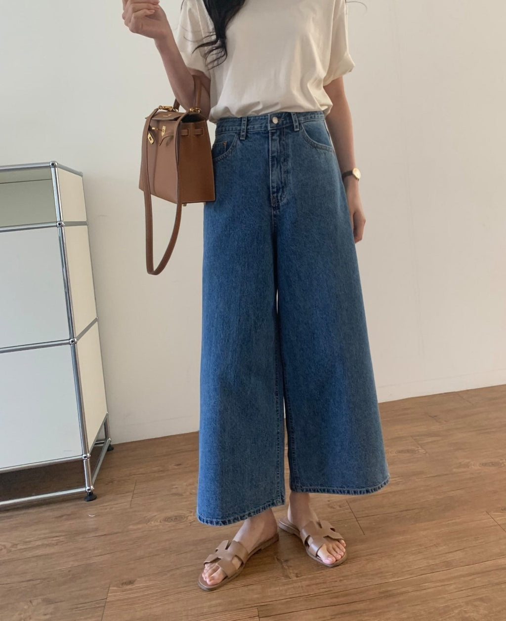 🌸봄신상🌼[럭키룸] 👖 26SS 봄신상 뒤포켓 절개 세미와이드 데님 팬츠 (중청) 26SS Spring Back Pocket Seam Semi-Wide Denim Pants (Medium Blue)