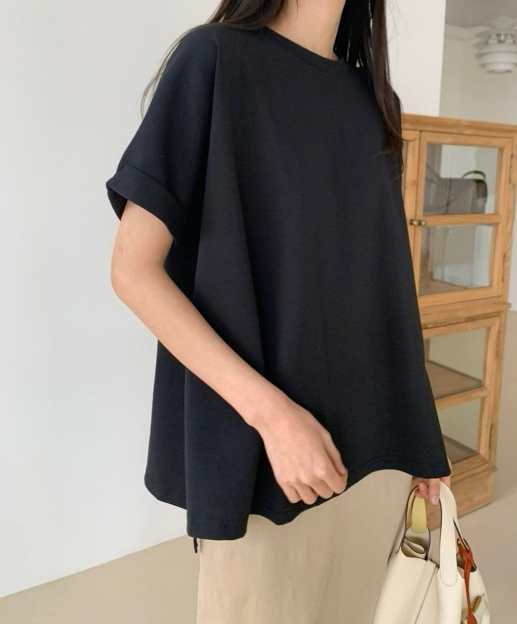 ✨👚 럭키룸 카브라 트임 티셔츠 – 분또 원단 A라인핏 루즈핏 데일리 티셔츠 / 미시 데일리 루즈핏 탑 / 체형커버 트임 티셔츠 ✨ ✨👚 Lucky Room Cabra Side-Slit Tee – Premium Ponte Fabric A-Line Loose Fit Daily Top / Comfortable Everyday Oversized T-Shirt ✨