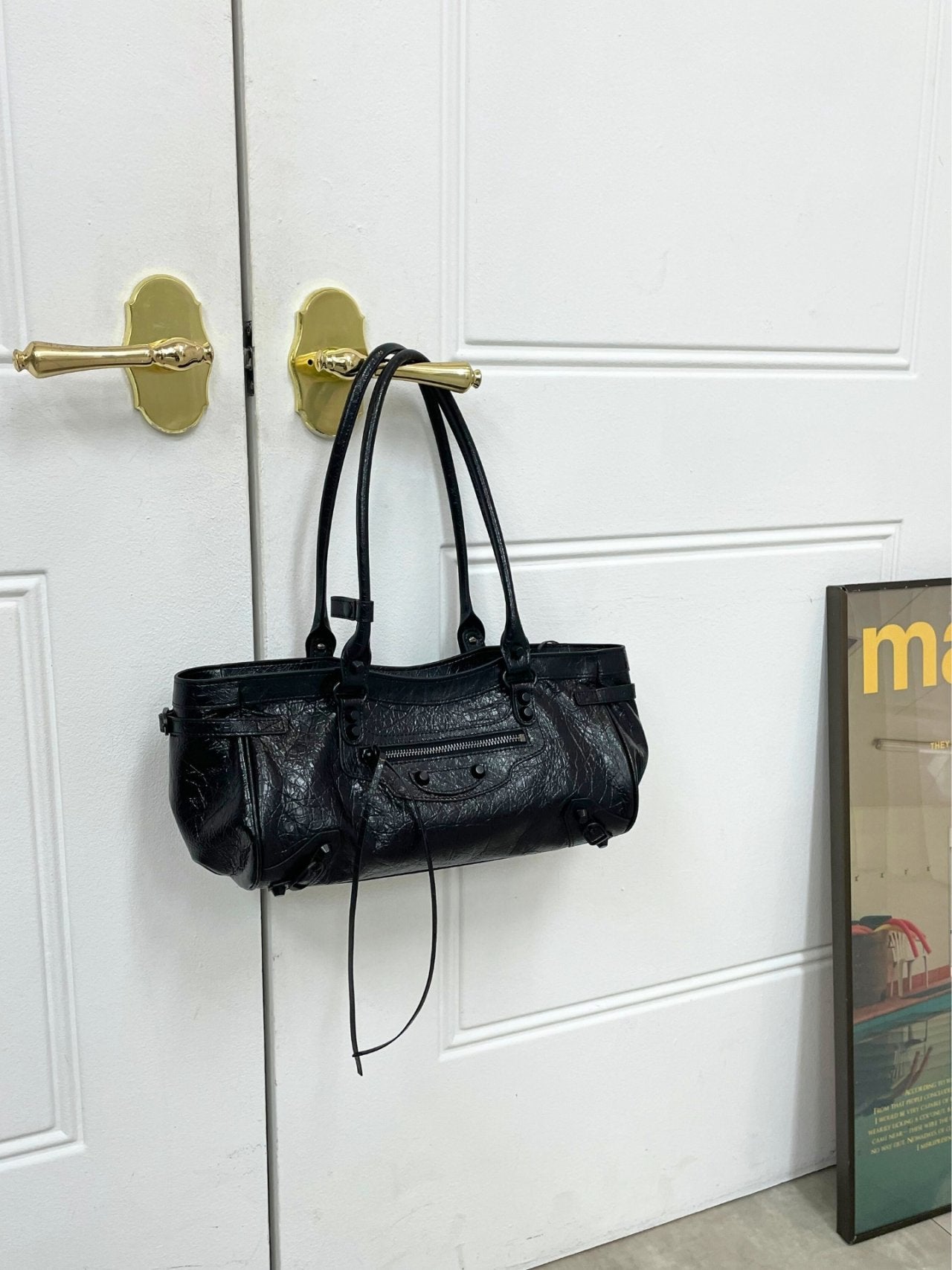 🖤✨👜 셀럽들이 사랑하는 🖤 소가죽 르시티 모터 이스트 숄더백 👜✨🖤 🖤✨ Celebrity Favorite Cowhide Motor East Shoulder Bag ✨🖤