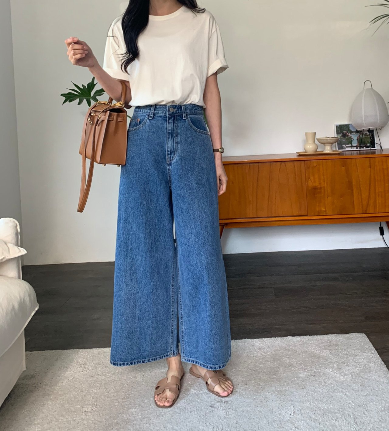 🌸봄신상🌼[럭키룸] 👖 26SS 봄신상 뒤포켓 절개 세미와이드 데님 팬츠 (중청) 26SS Spring Back Pocket Seam Semi-Wide Denim Pants (Medium Blue)