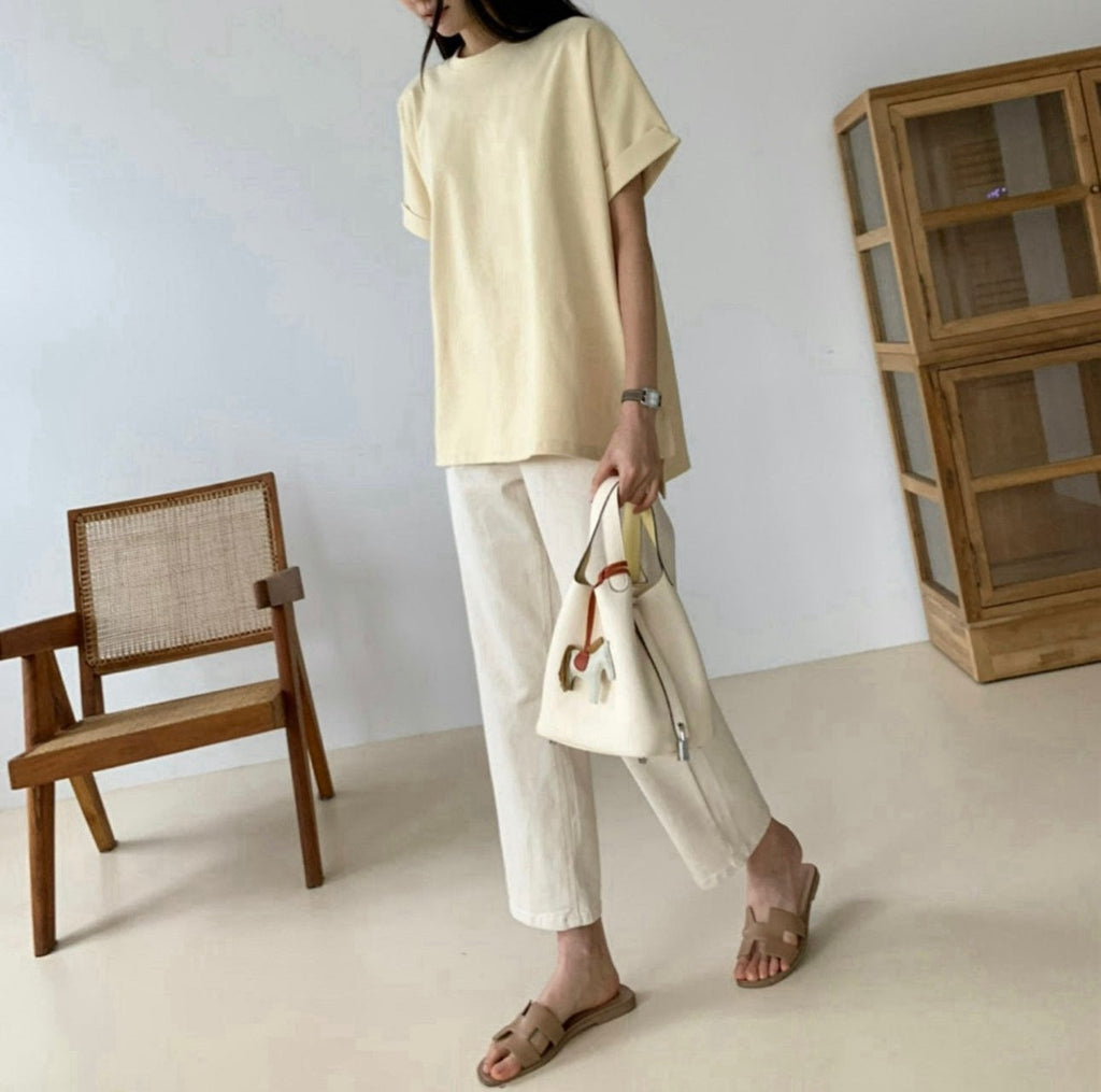 ✨👚 럭키룸 카브라 트임 티셔츠 – 분또 원단 A라인핏 루즈핏 데일리 티셔츠 / 미시 데일리 루즈핏 탑 / 체형커버 트임 티셔츠 ✨ ✨👚 Lucky Room Cabra Side-Slit Tee – Premium Ponte Fabric A-Line Loose Fit Daily Top / Comfortable Everyday Oversized T-Shirt ✨