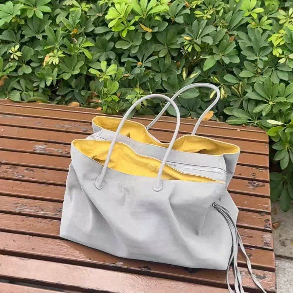 ✨가볍고 넉넉한 데일리·여행용 프릭스 빅 나일론 숄더백 ✈️👜 노트북 수납 가능 · 3칸 분리 수납 · 초경량 가방 (블랙/그레이/퍼플) Lightweight Large Nylon Shoulder Bag ✨ Laptop Fit · 3 Compartments · Ultra Lightweight (Black/Gray/Purple)