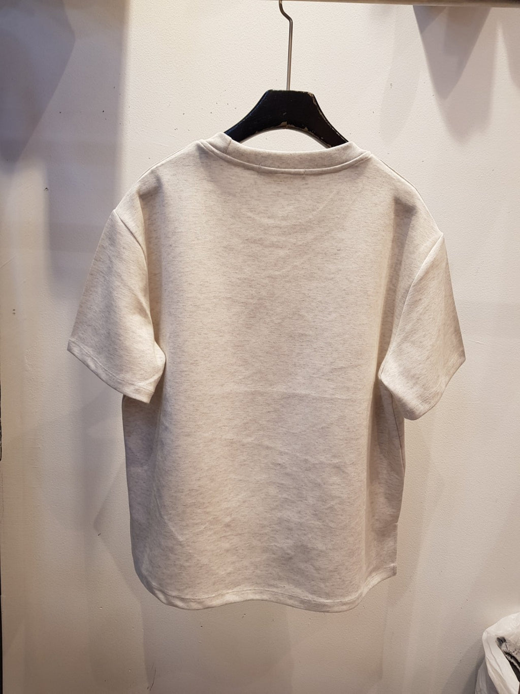 ✨👕🌸 마르 BB 스팽글 자수 티셔츠 (Free 66–77) MAR BB Sequin Embroidery T-Shirt (Free Size 66–77) 🌸👕✨
