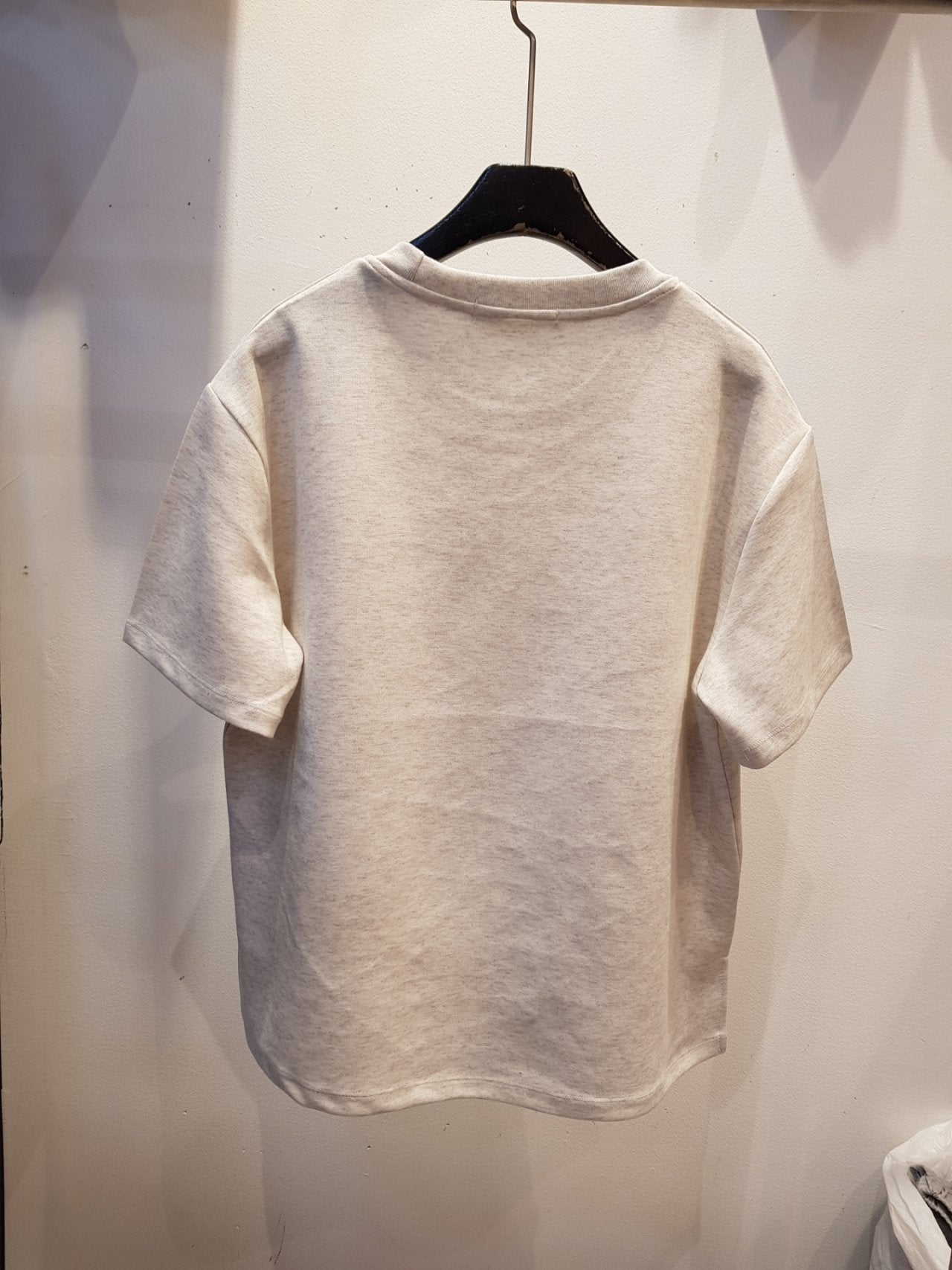 ✨👕🌸 마르 BB 스팽글 자수 티셔츠 (Free 66–77) MAR BB Sequin Embroidery T-Shirt (Free Size 66–77) 🌸👕✨
