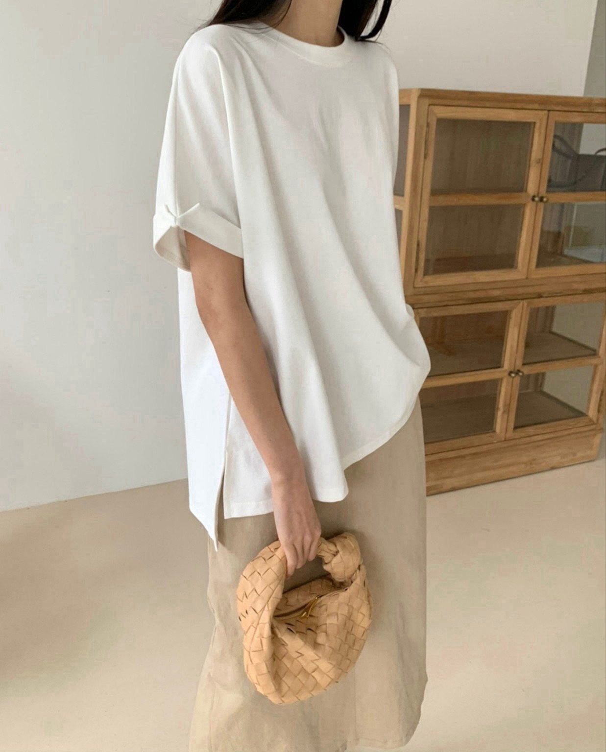 ✨👚 럭키룸 카브라 트임 티셔츠 – 분또 원단 A라인핏 루즈핏 데일리 티셔츠 / 미시 데일리 루즈핏 탑 / 체형커버 트임 티셔츠 ✨ ✨👚 Lucky Room Cabra Side-Slit Tee – Premium Ponte Fabric A-Line Loose Fit Daily Top / Comfortable Everyday Oversized T-Shirt ✨