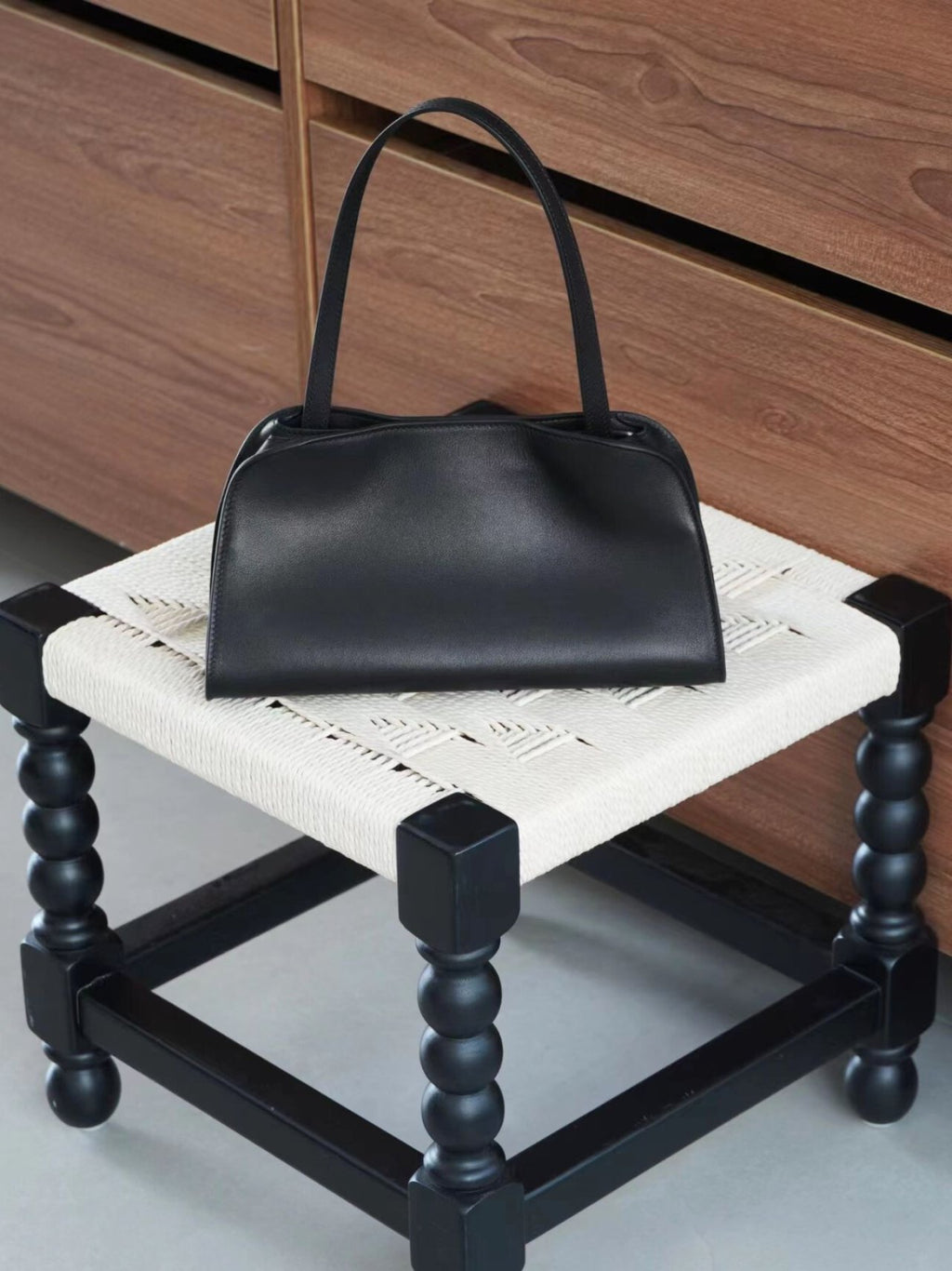 👜✨🤎 [3주-4주예상]최신상 V 소가죽 로우 페기 숄더백 · 토트백 · 크로스 미니백 │ Premium Cowhide Low Peggy Shoulder Bag / Tote / Cross Mini Bag 🤎✨👜