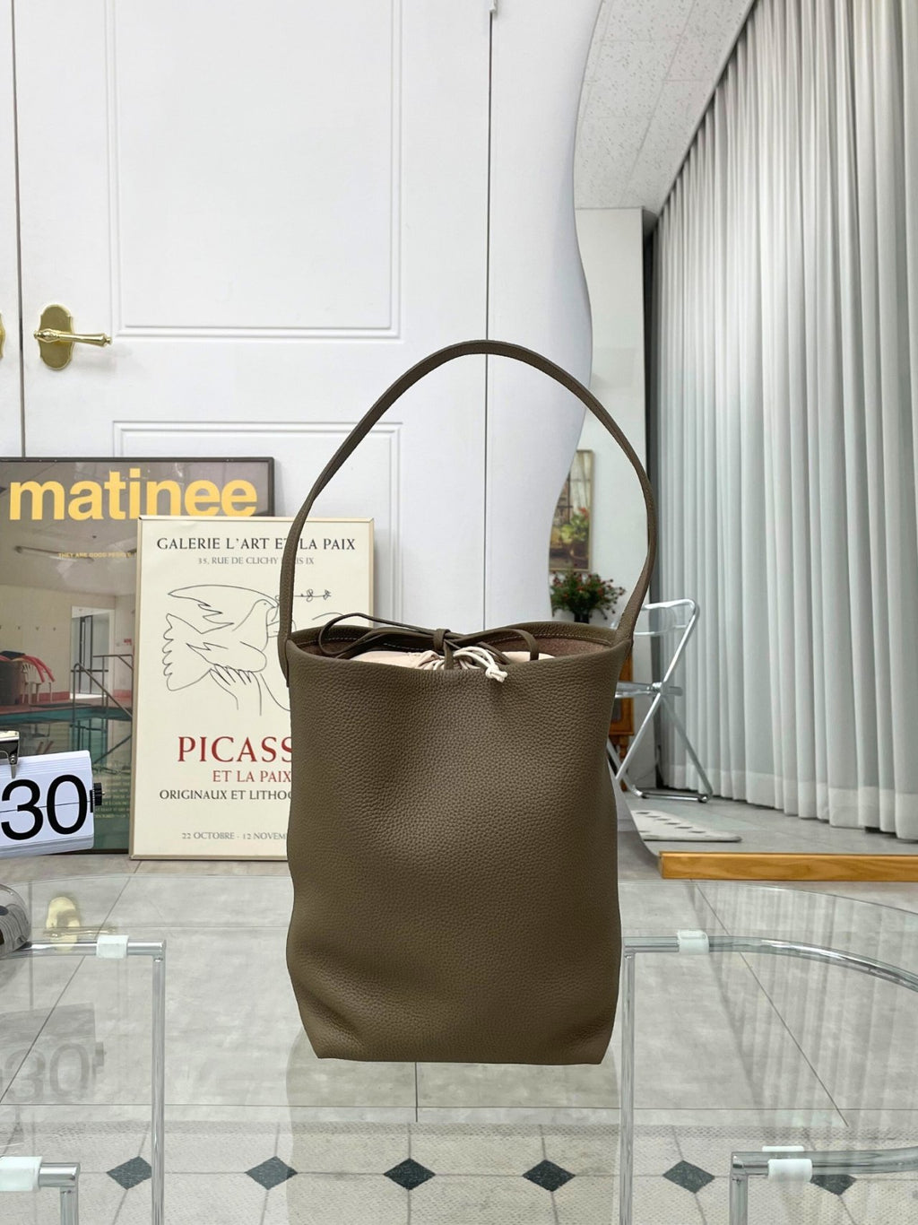 🔥[품절대란인기절정템][배송 한달 예상]🔥✨👜 더로우 스타일 소가죽 파크백 프리미엄 토트백 내부 파우치 포함 인기절정 데일리 명품감성 백 The Row Style Genuine Leather Park Bag 👜✨