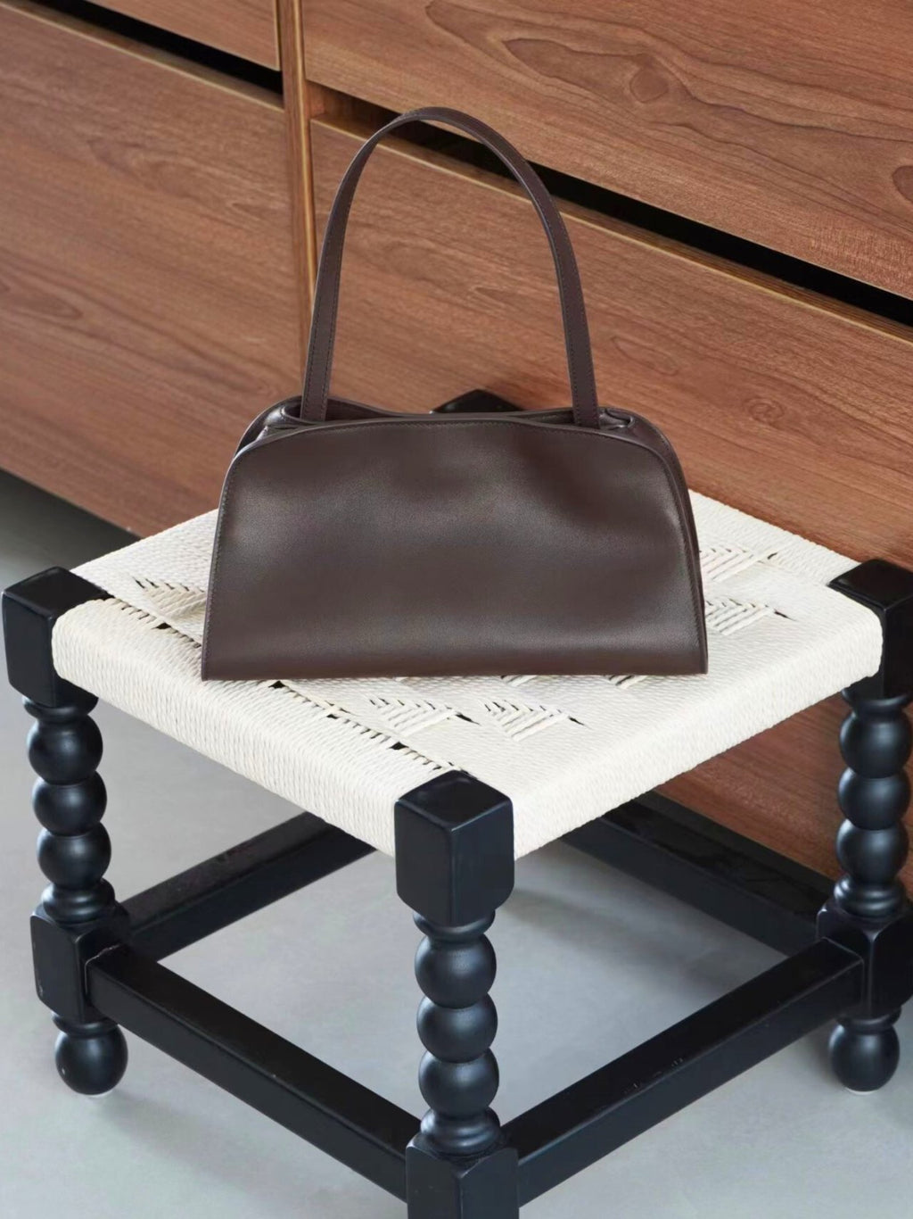 👜✨🤎 [3주-4주예상]최신상 V 소가죽 로우 페기 숄더백 · 토트백 · 크로스 미니백 │ Premium Cowhide Low Peggy Shoulder Bag / Tote / Cross Mini Bag 🤎✨👜