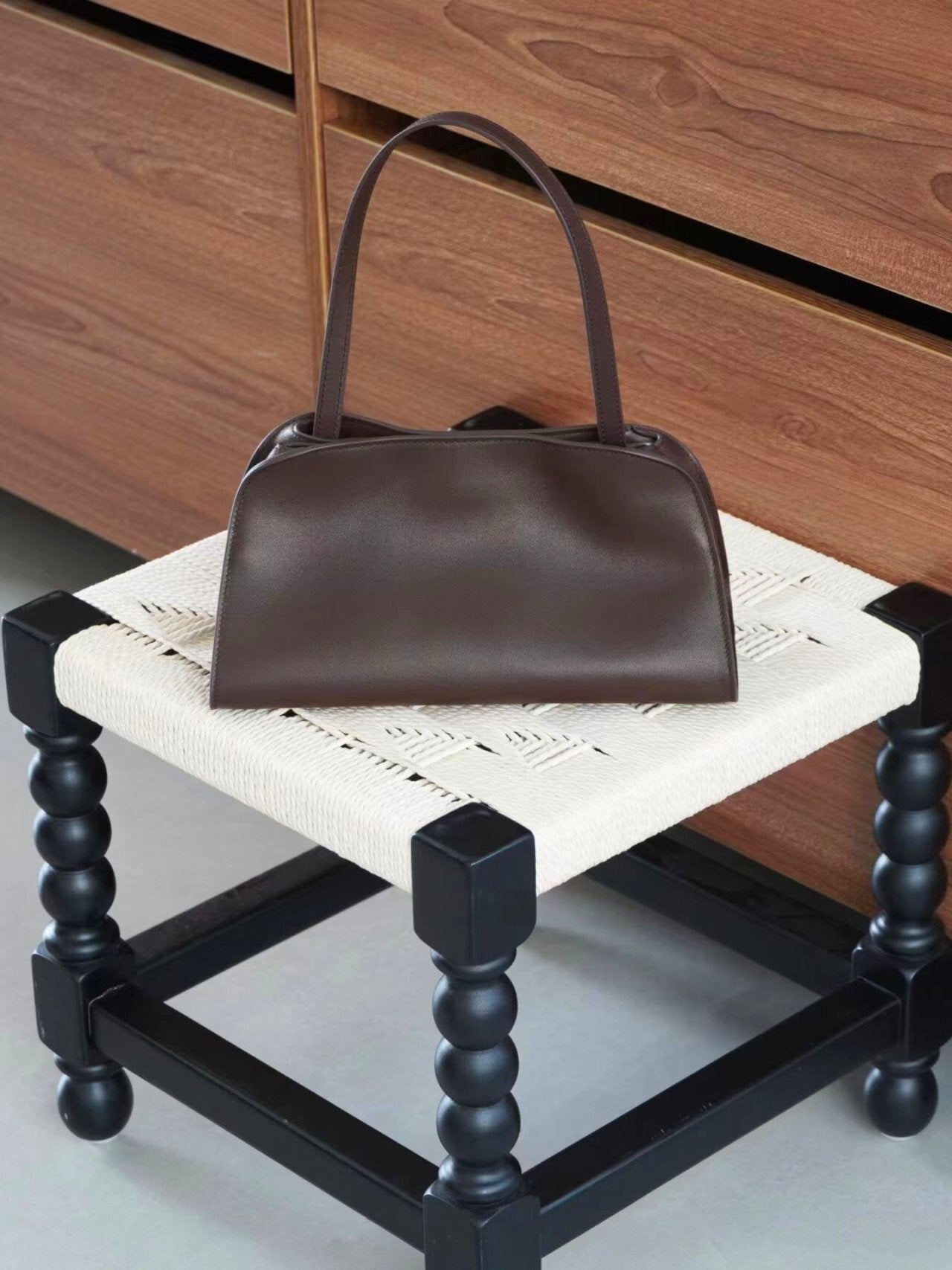👜✨🤎 [3주-4주예상]최신상 V 소가죽 로우 페기 숄더백 · 토트백 · 크로스 미니백 │ Premium Cowhide Low Peggy Shoulder Bag / Tote / Cross Mini Bag 🤎✨👜