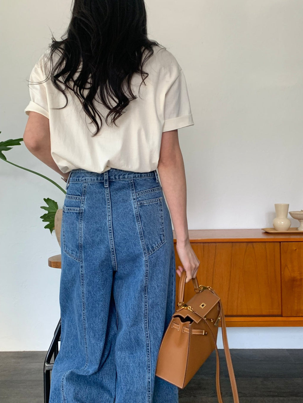 🌸봄신상🌼[럭키룸] 👖 26SS 봄신상 뒤포켓 절개 세미와이드 데님 팬츠 (중청) 26SS Spring Back Pocket Seam Semi-Wide Denim Pants (Medium Blue)