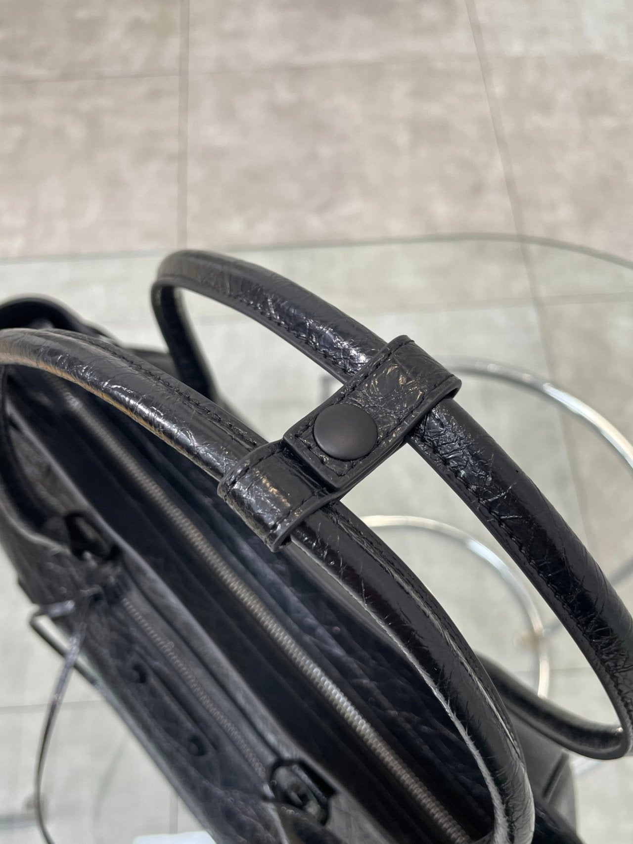🖤✨👜 셀럽들이 사랑하는 🖤 소가죽 르시티 모터 이스트 숄더백 👜✨🖤 🖤✨ Celebrity Favorite Cowhide Motor East Shoulder Bag ✨🖤
